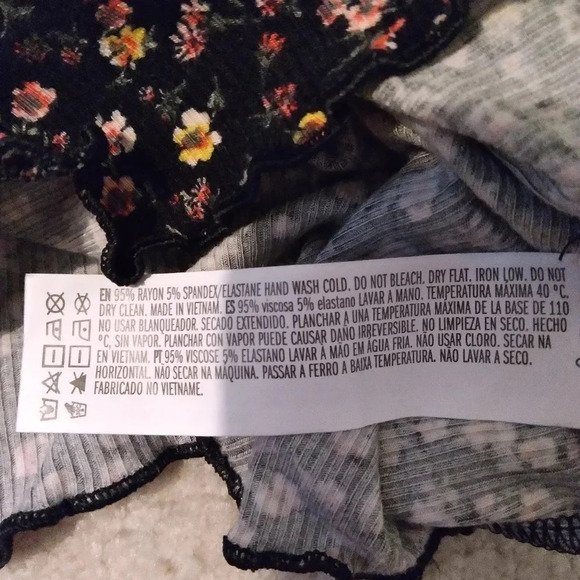 FOREVER 21 crop top-small like new - Picture 6 of 6